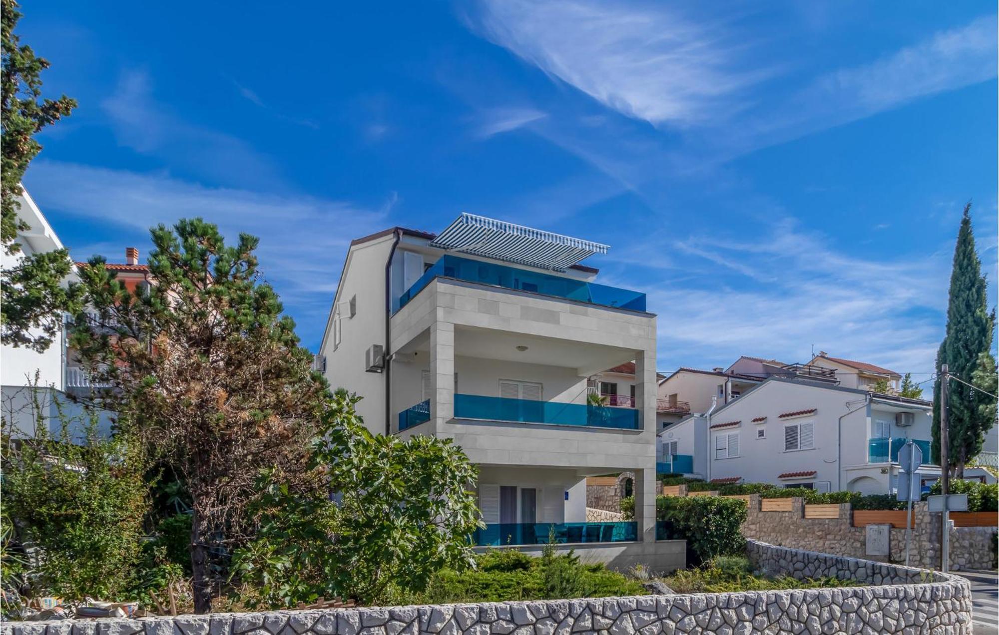 Stunning Apartment In Dramalj With House Sea View Eksteriør billede