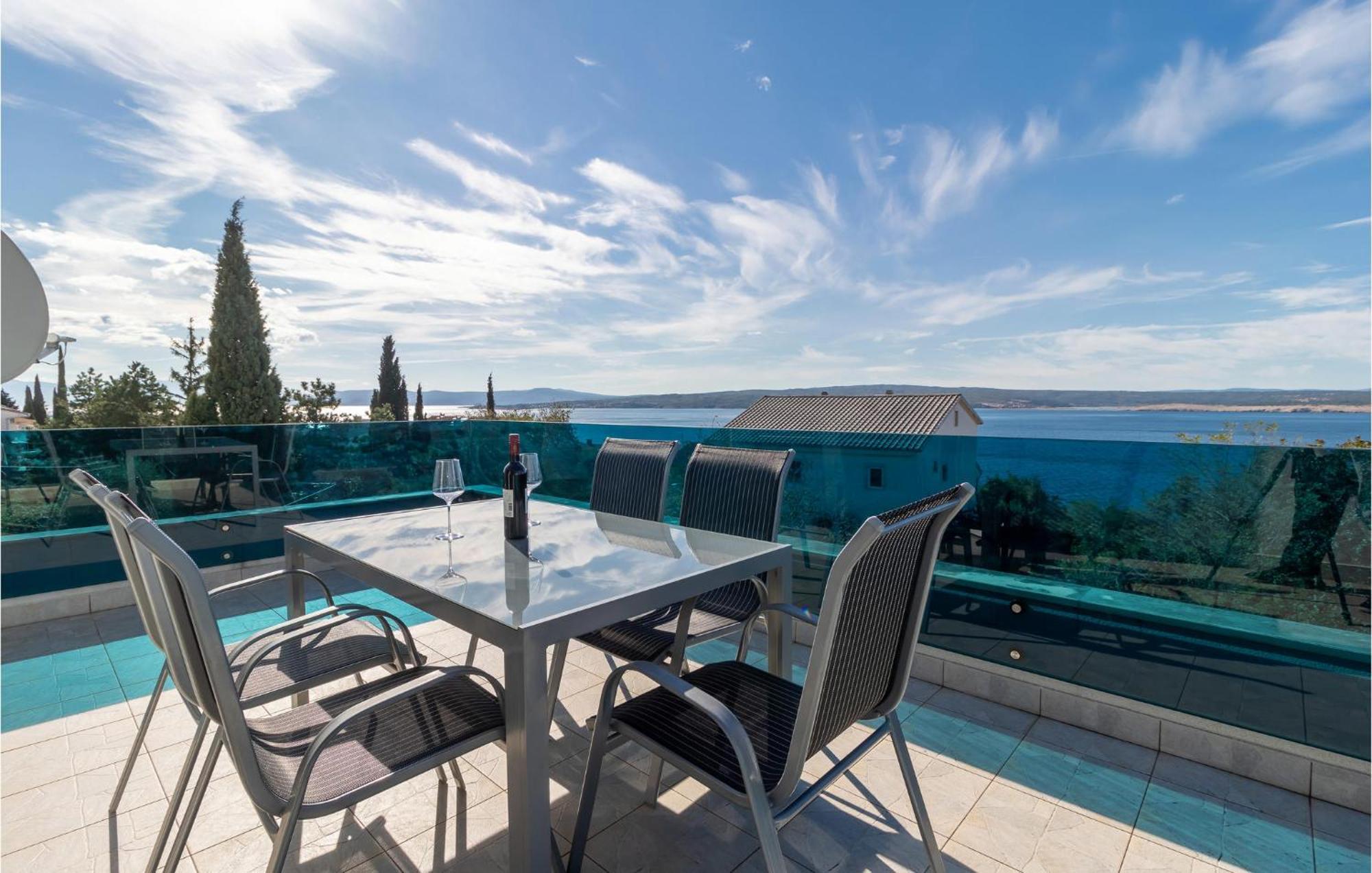 Stunning Apartment In Dramalj With House Sea View Eksteriør billede