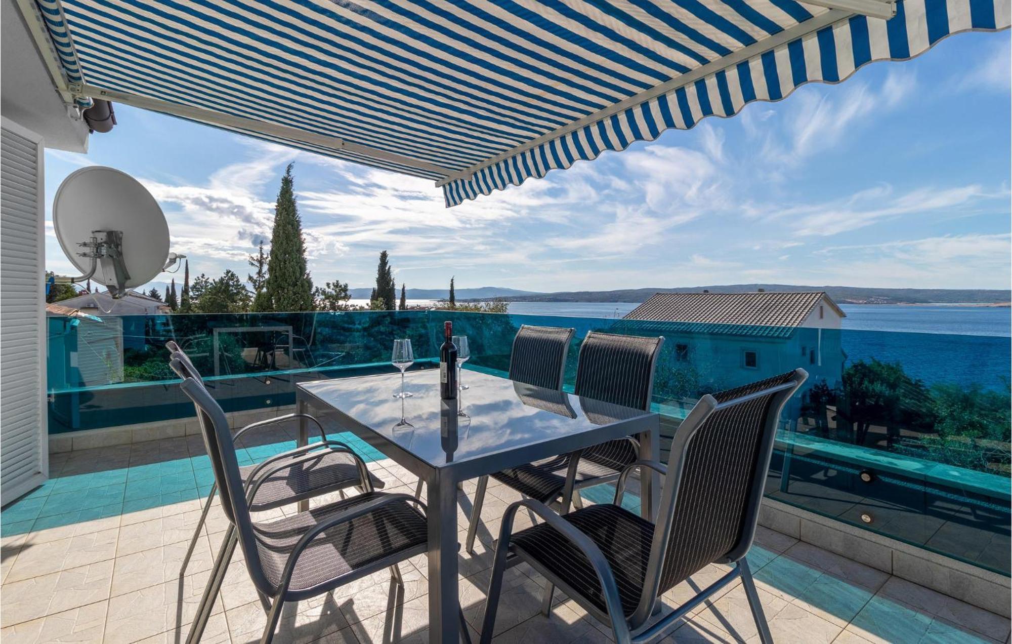 Stunning Apartment In Dramalj With House Sea View Eksteriør billede