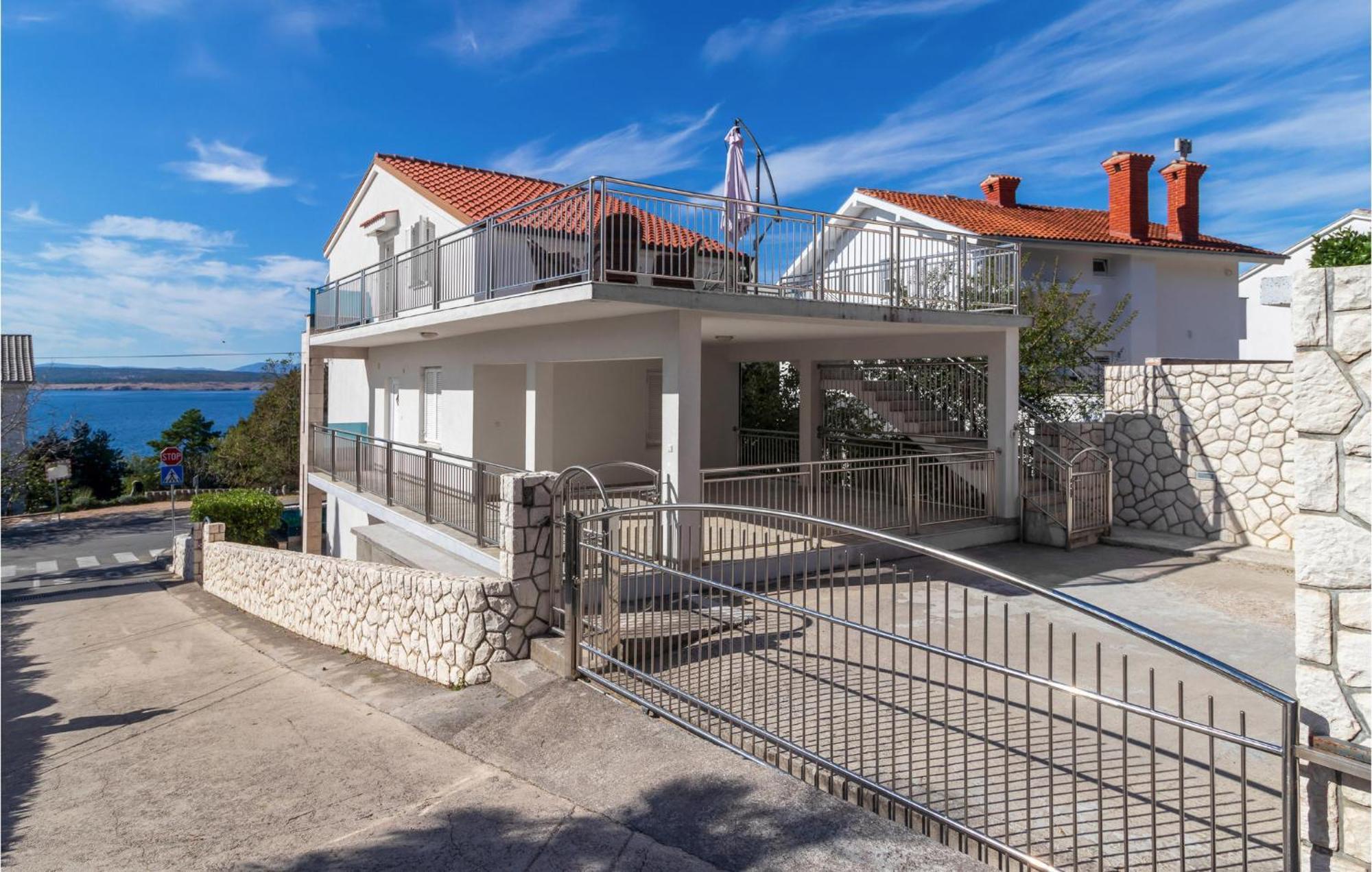 Stunning Apartment In Dramalj With House Sea View Eksteriør billede