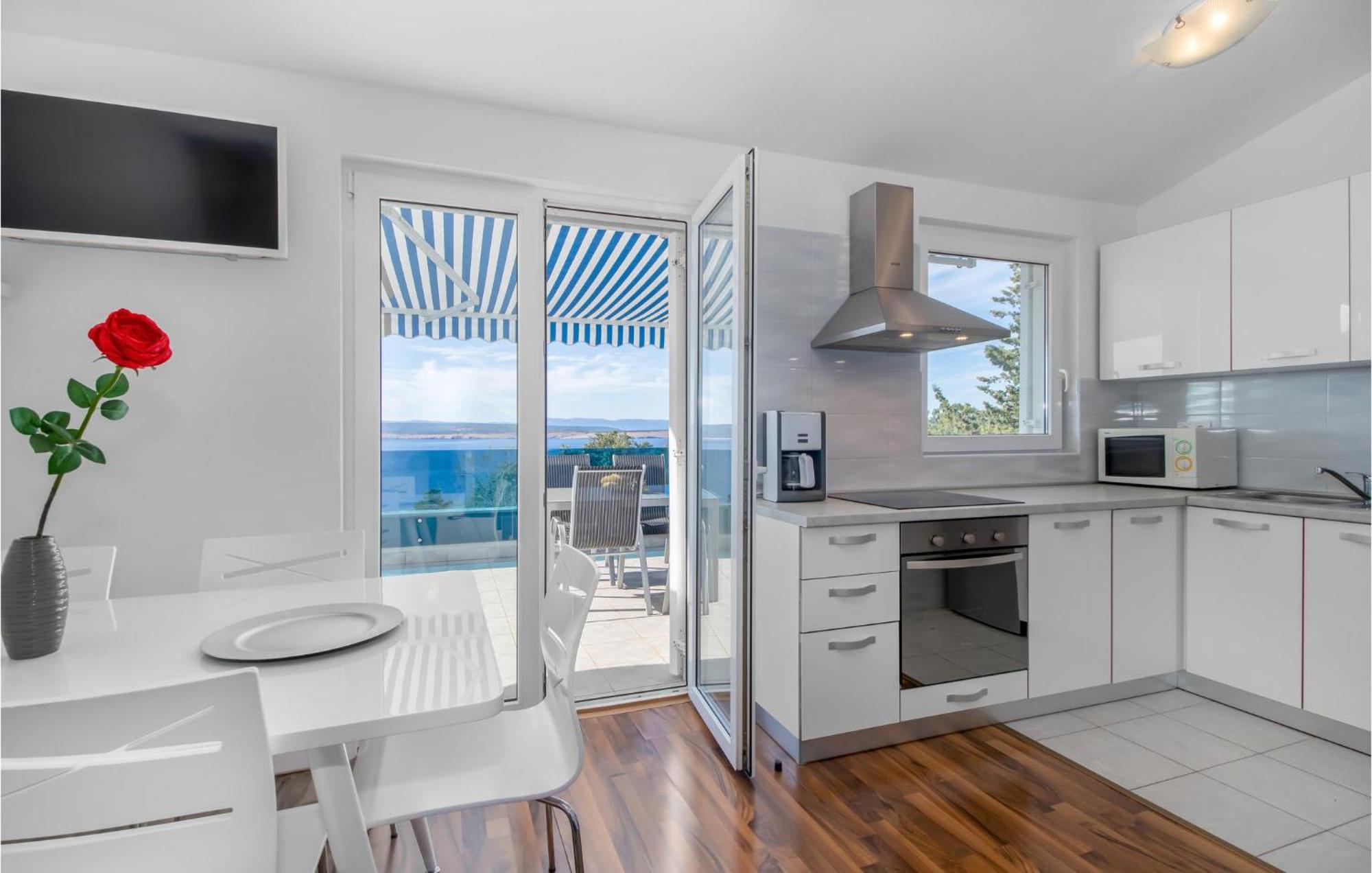 Stunning Apartment In Dramalj With House Sea View Eksteriør billede